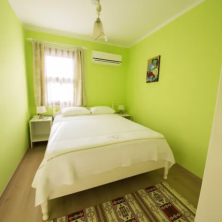 Bal Badem Bed & Breakfast *