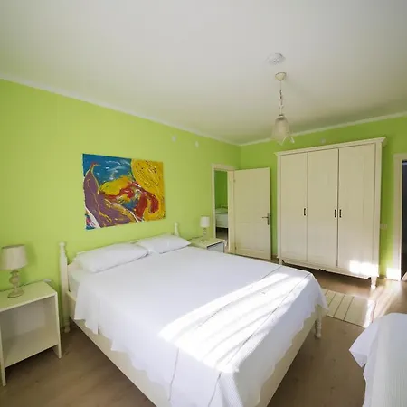 Bal Badem Bed & Breakfast